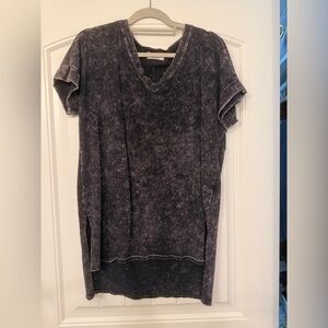 Women’s zenana deep purple acid washed oversized v neck size small